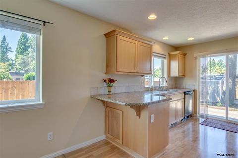 537 Se Oak Grove Ave #NA - Photo 5 of 23