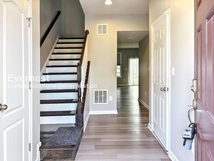 9001 Elderwood Pl - Photo 3 of 32