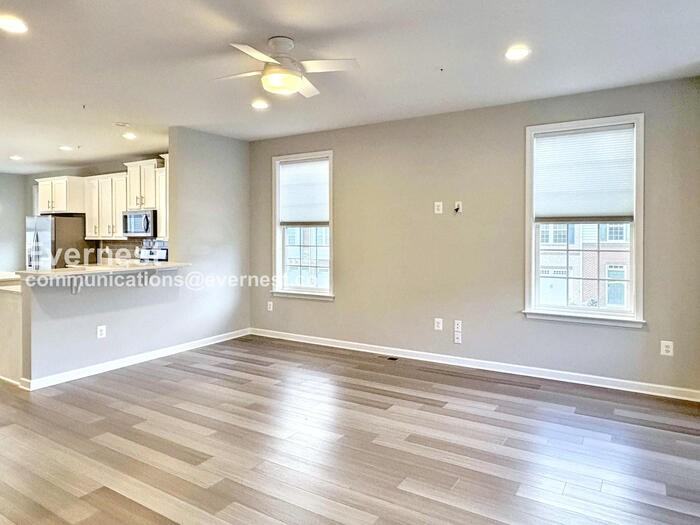 9001 Elderwood Pl - Photo 6 of 32