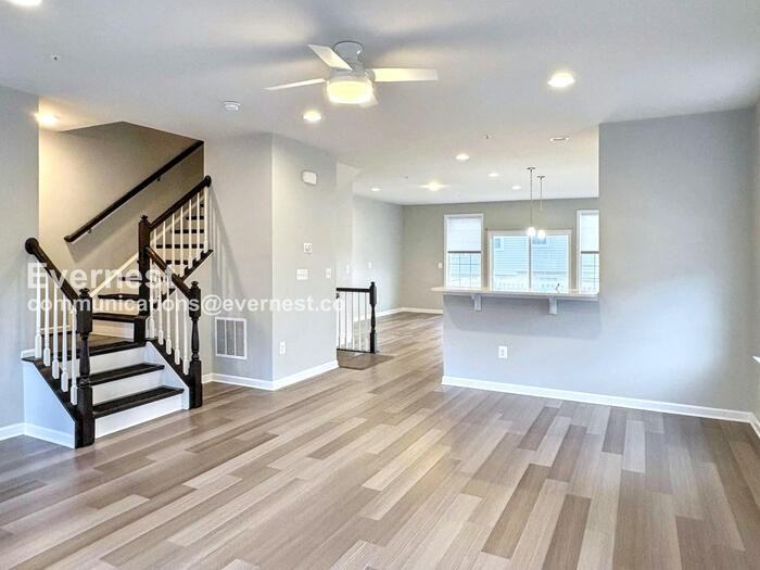 9001 Elderwood Pl - Photo 7 of 32