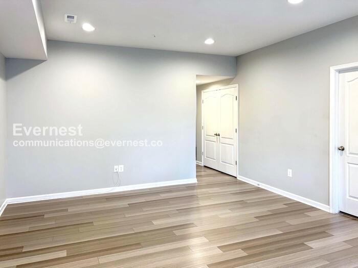 9001 Elderwood Pl - Photo 5 of 32