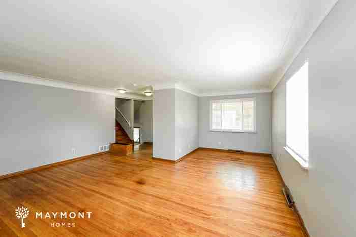 2512 Grosvenor Dr - Photo 6 of 14