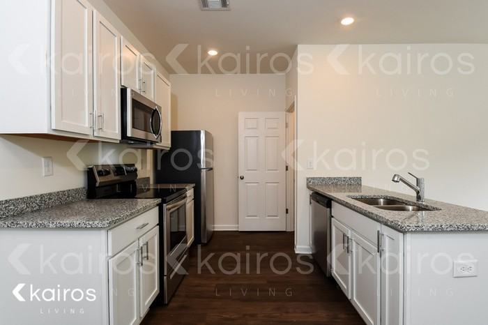 121 Dudley Way SW - Photo 6 of 17