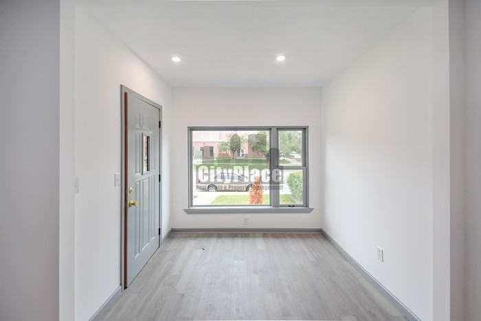 1644 Doctor A J Brown Ave - Photo 6 of 14