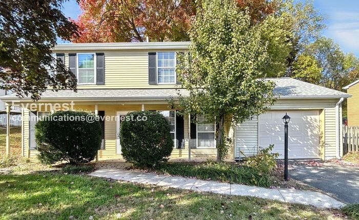 5818 Riverside Dr - Photo 2 of 32