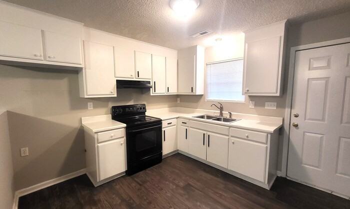 206 Sunnyside Dr #1 - Photo 2 of 10