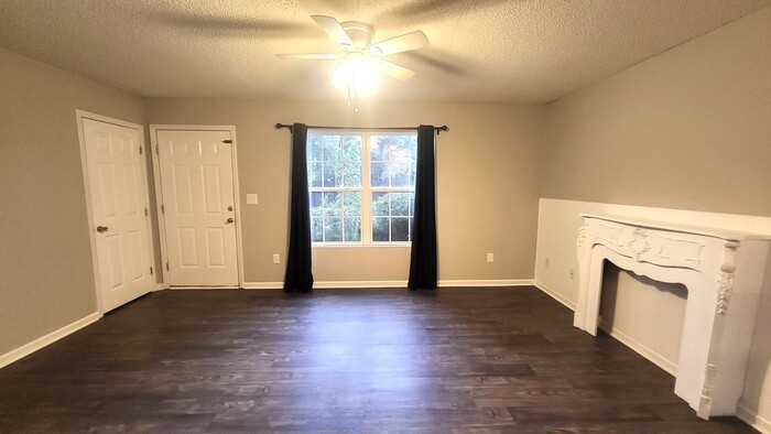 206 Sunnyside Dr #1 - Photo 4 of 10