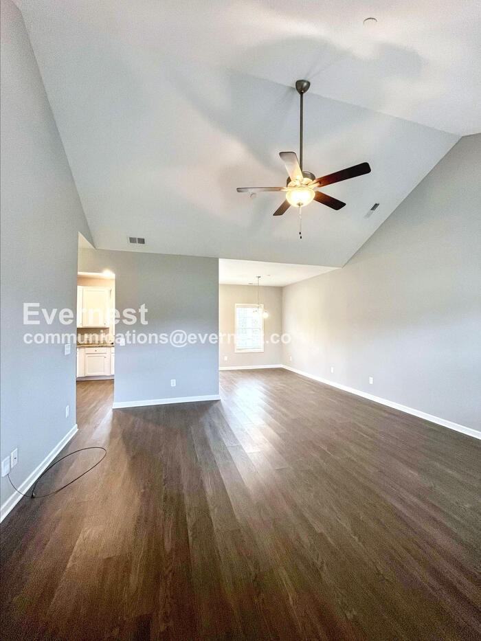 1112 Prospect Ct - Photo 5 of 27