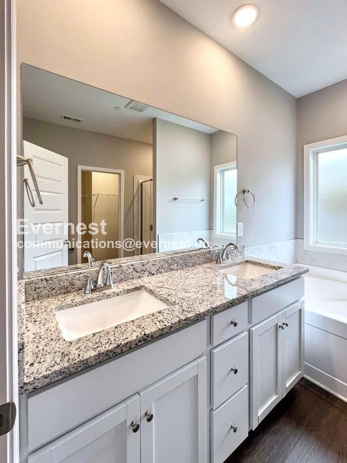 1112 Prospect Ct - Photo 7 of 27