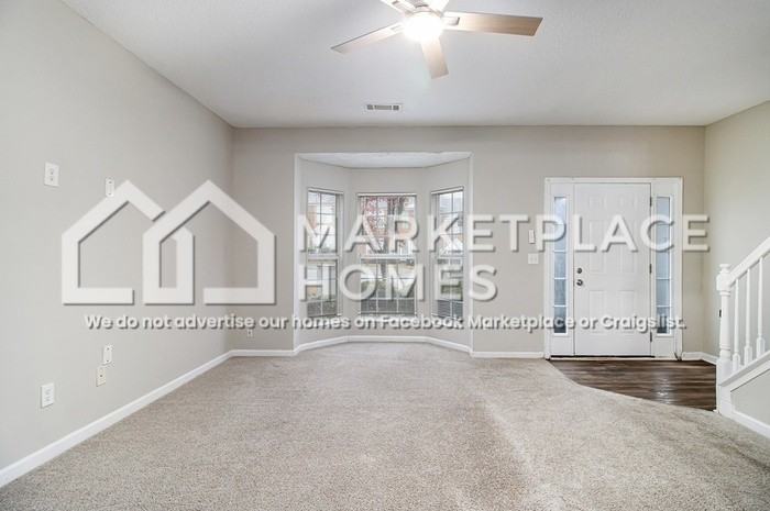 6432 Parkway Trace - Photo 4 of 19