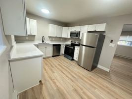 featured image of 870 W Alameda Rd #3