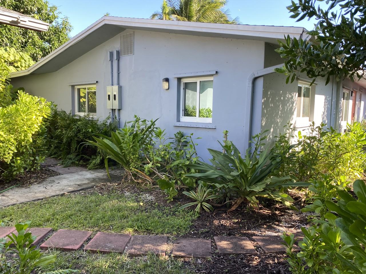 1529 Arthur St #2 - Photo 3 of 31