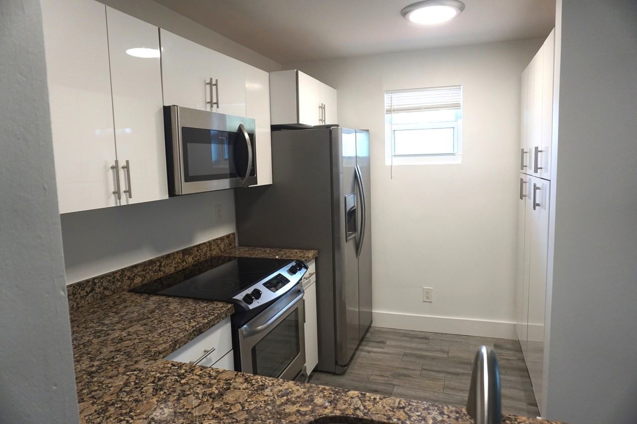 1529 Arthur St #2 - Photo 7 of 31