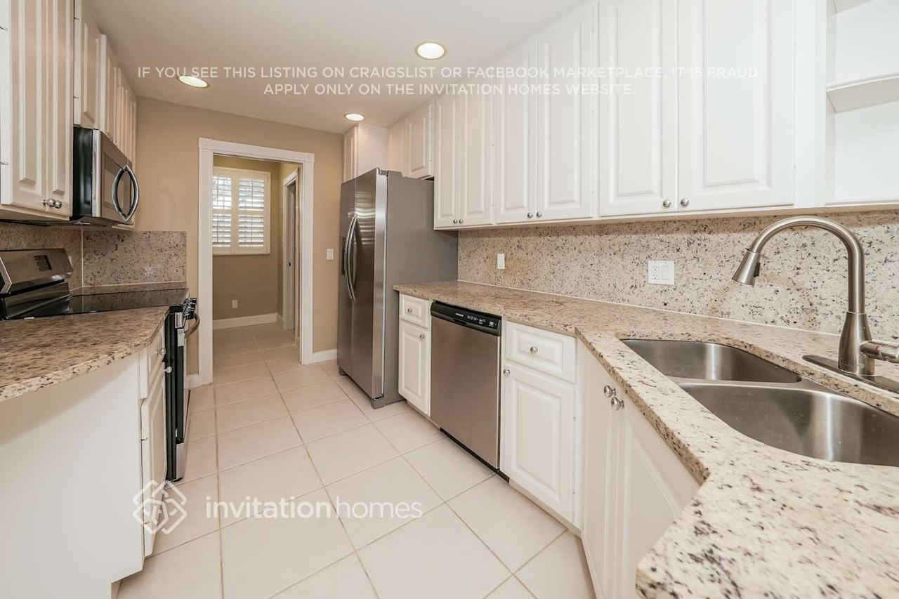 400 Capistrano Dr - Photo 7 of 18