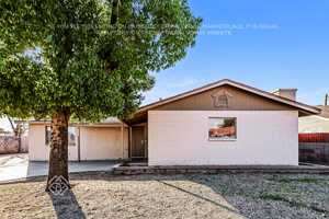 featured image of 6921 W Hazelwood St