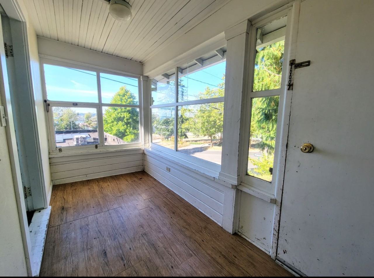 310 E Ivy St - Photo 3 of 17