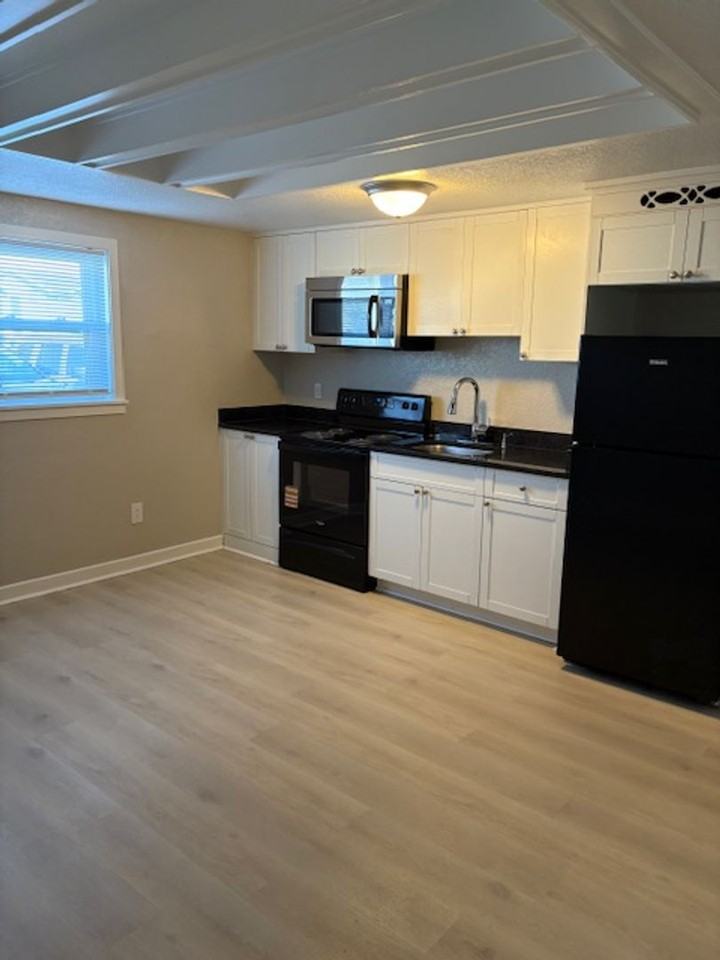 Dwell In The Vibe - Photo 2 of 12