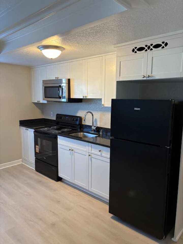 Dwell In The Vibe - Photo 3 of 12