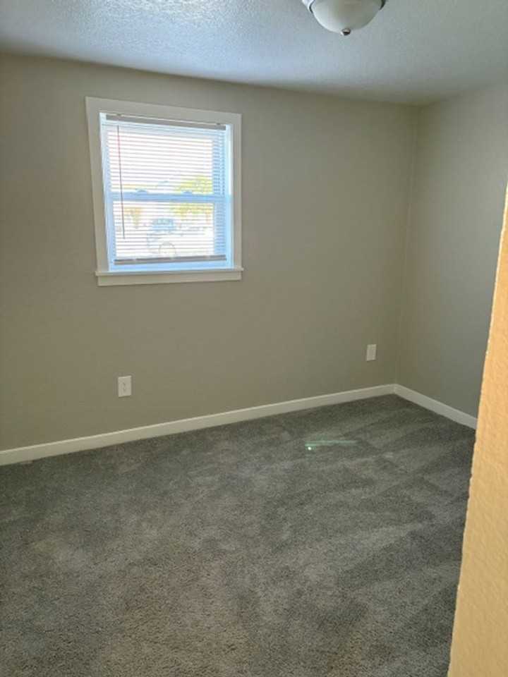 Dwell In The Vibe - Photo 7 of 12