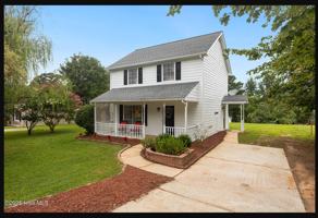 featured image of 601 Country Ln