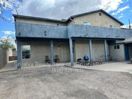 featured image of 1010 E Elm St