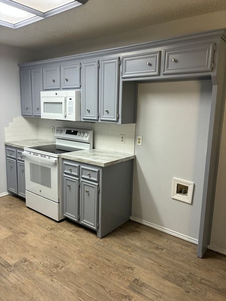 5909 69th Pl - Photo 5 of 17