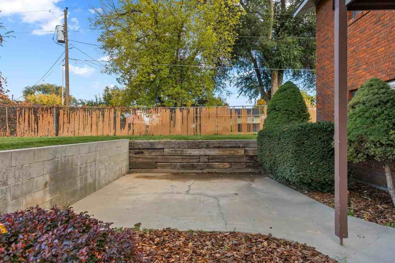 210 North Park Avenue - Photo 4 of 18