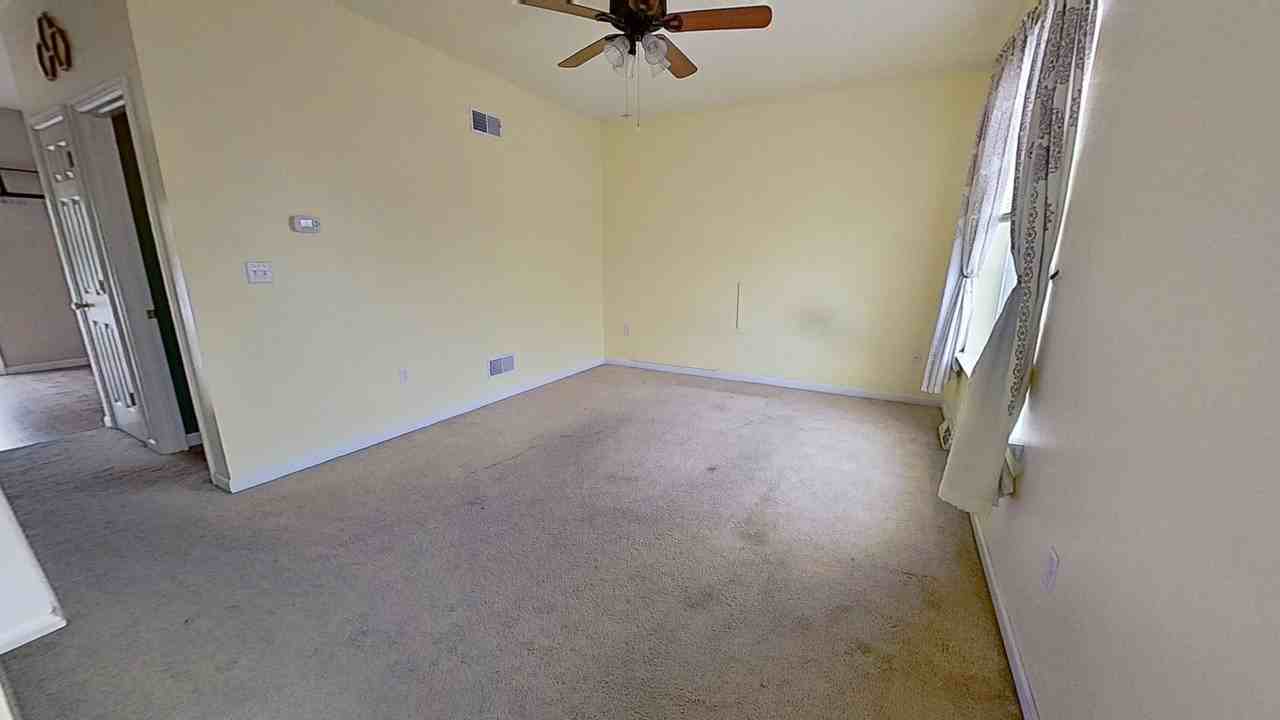 1242 Ledge Dr - Photo 2 of 12