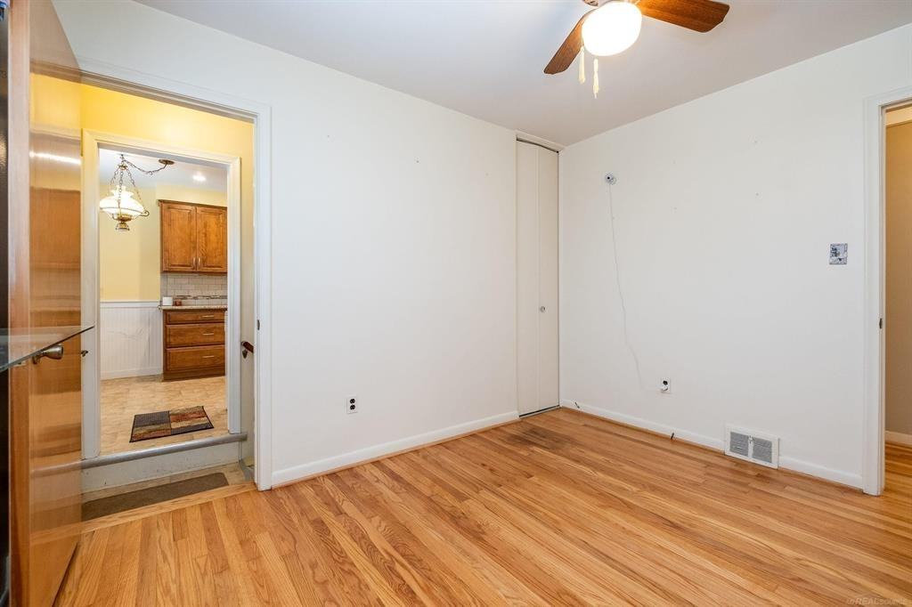 32725 Grinsell Drive - Photo 4 of 12