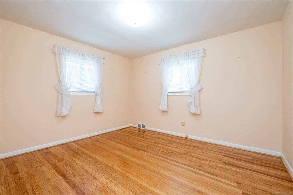 32725 Grinsell Drive - Photo 6 of 12