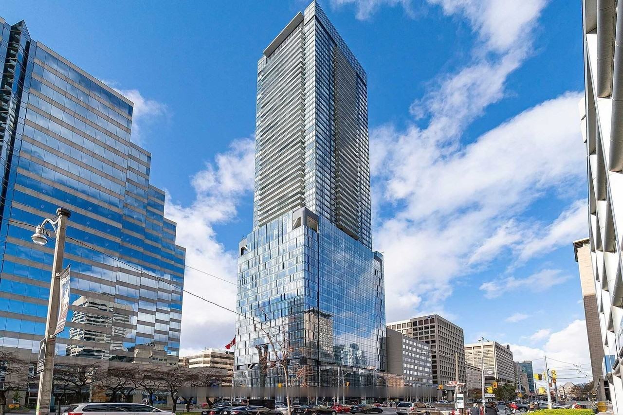 488 University Avenue #5102