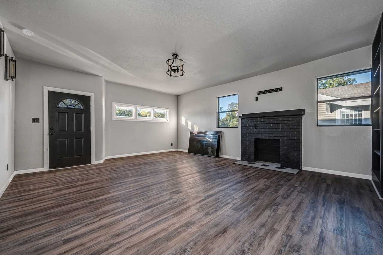 1209 Stanley St Sw - Photo 3 of 24