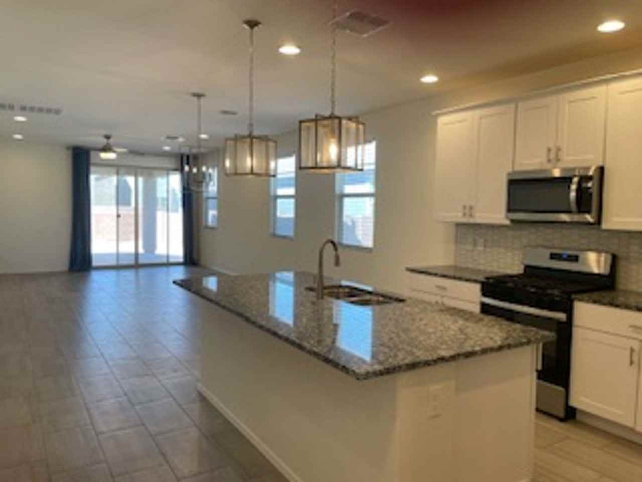 13065 N Loralei Dr - Photo 3 of 11