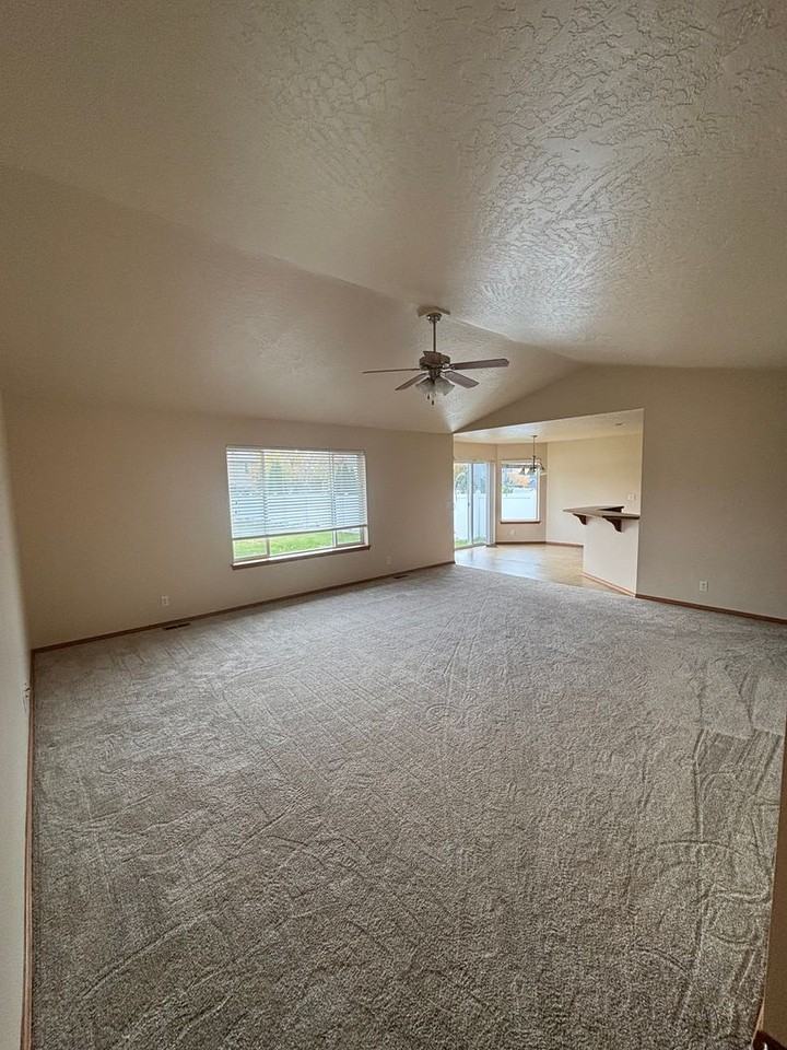 4258 Wirth Dr - Photo 4 of 37
