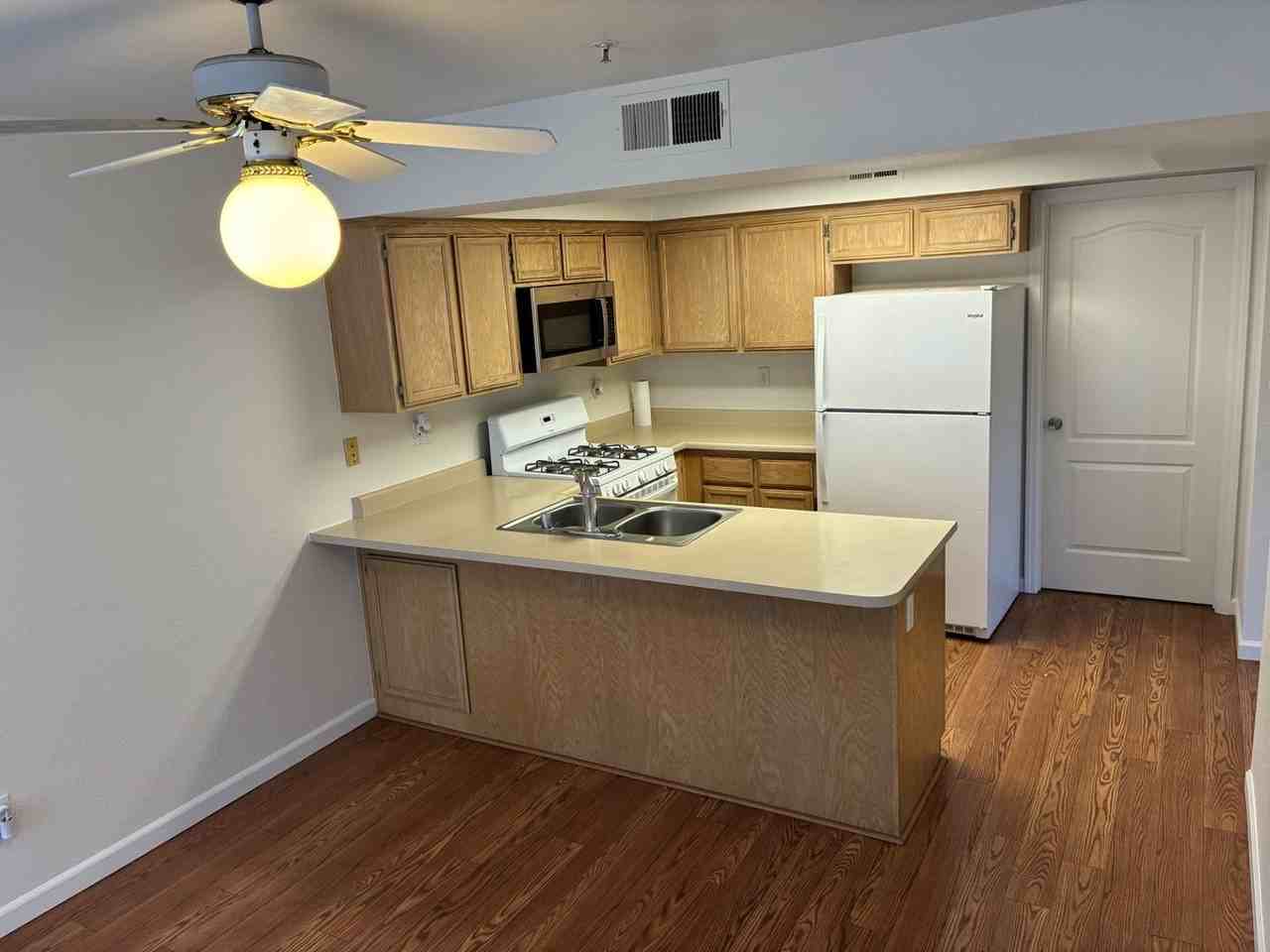 315 North Cottonwood Street #20 - Photo 2 of 7