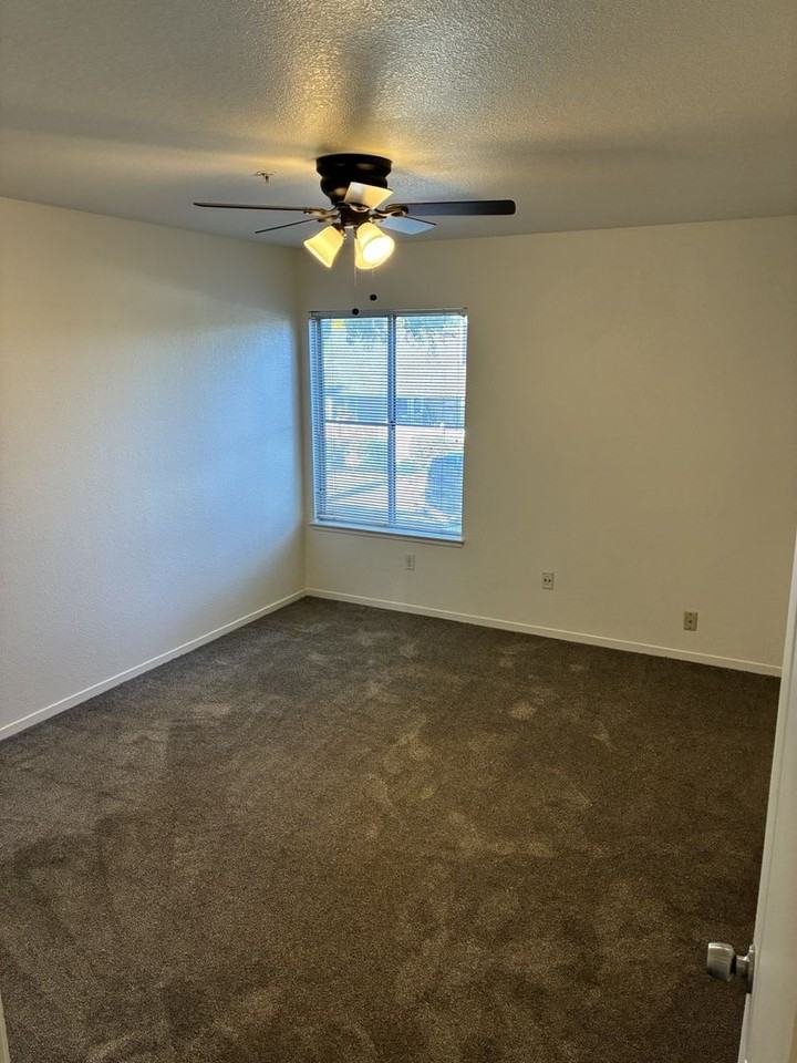 315 North Cottonwood Street #20 - Photo 5 of 7