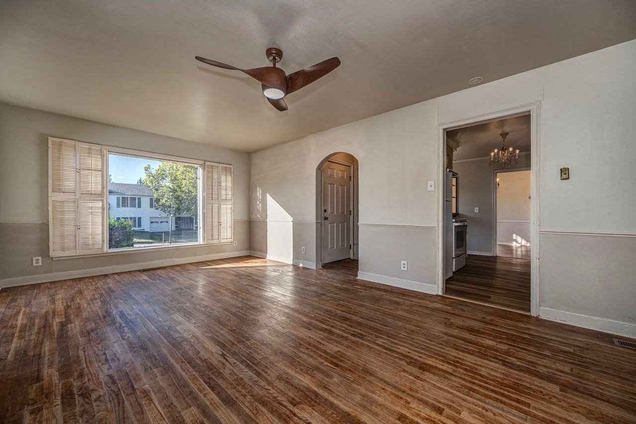 1721 Broadway Pl - Photo 4 of 24