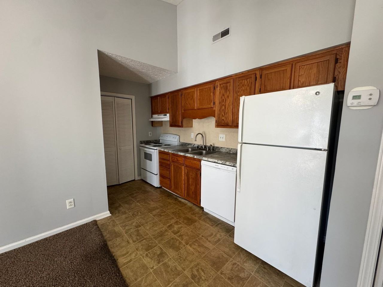 Westen Apartments - Photo 4 of 10