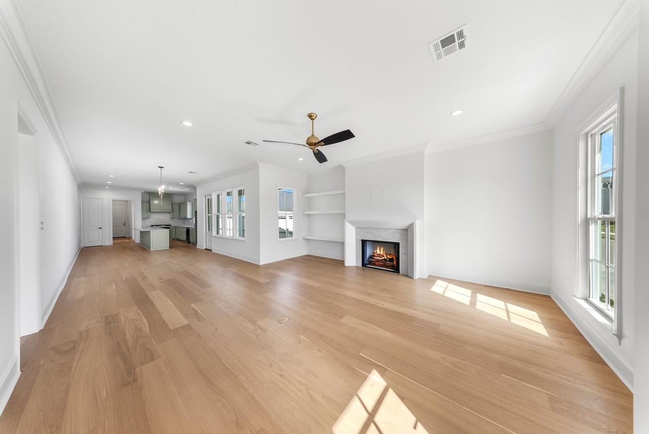 7644 Jeter Dr - Photo 3 of 17