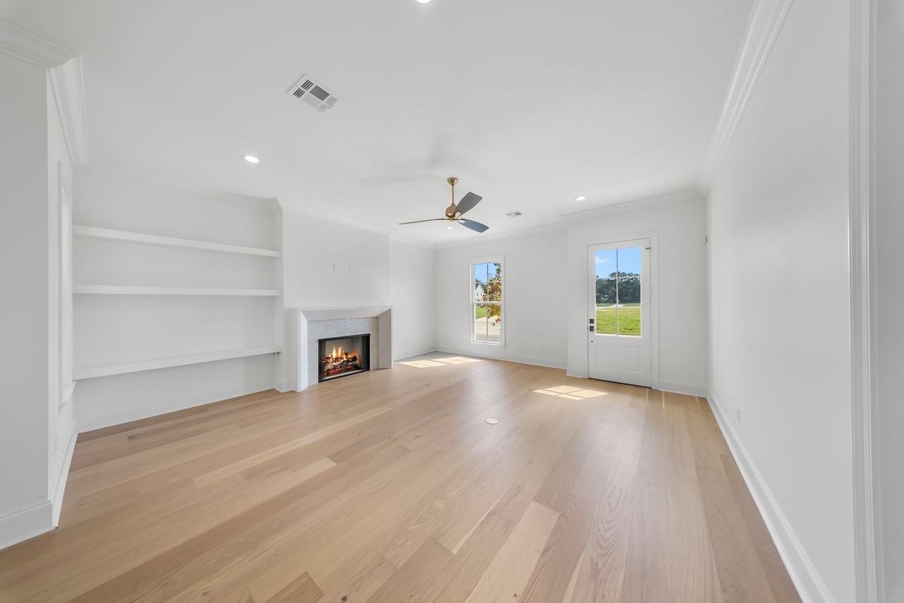 7644 Jeter Dr - Photo 5 of 17