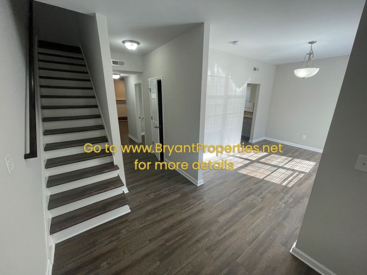 1023 Pleasant View Drive - Photo 2 of 25