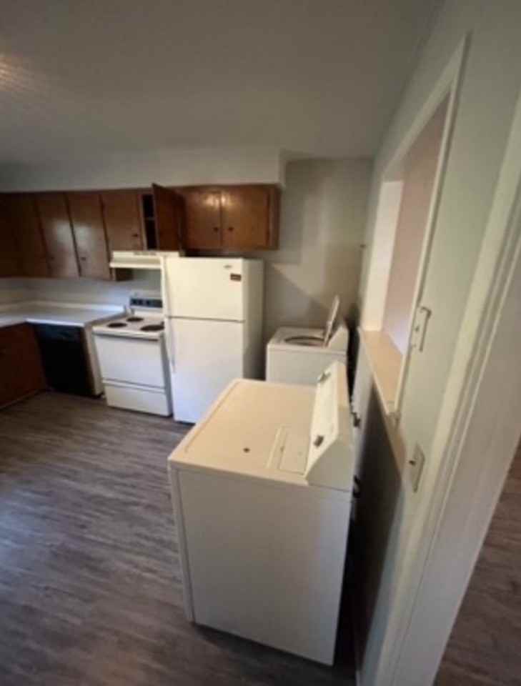 409 Old Central Rd - Photo 3 of 5