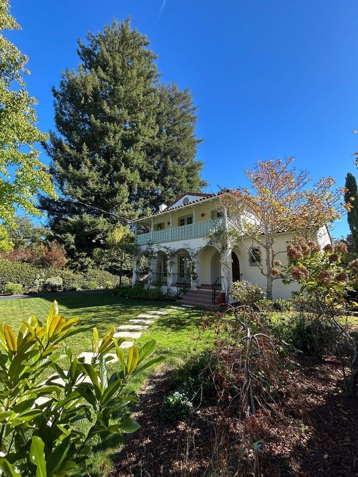 195 W Poplar Ave - Photo 2 of 39