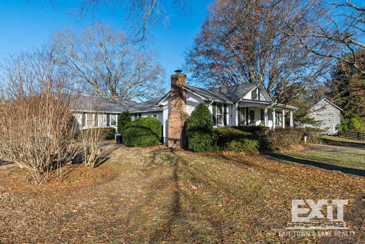 1990 Goodes Ferry Rd - Photo 3 of 24