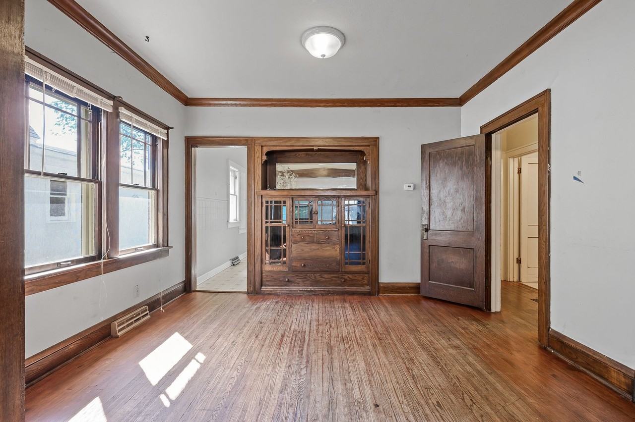 1089 Southeast 23rd Avenue - Photo 6 of 20