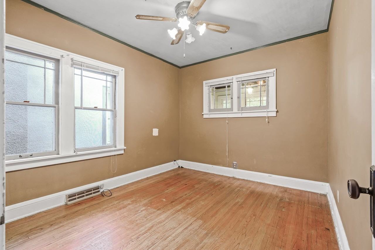 1089 23rd Ave Se - Photo 7 of 20