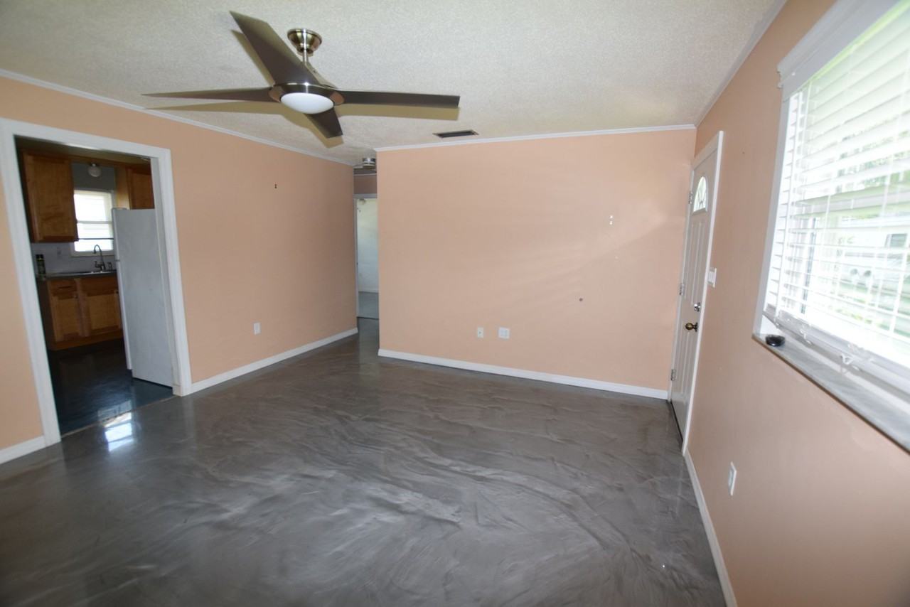 305 W Hancock St - Photo 5 of 12