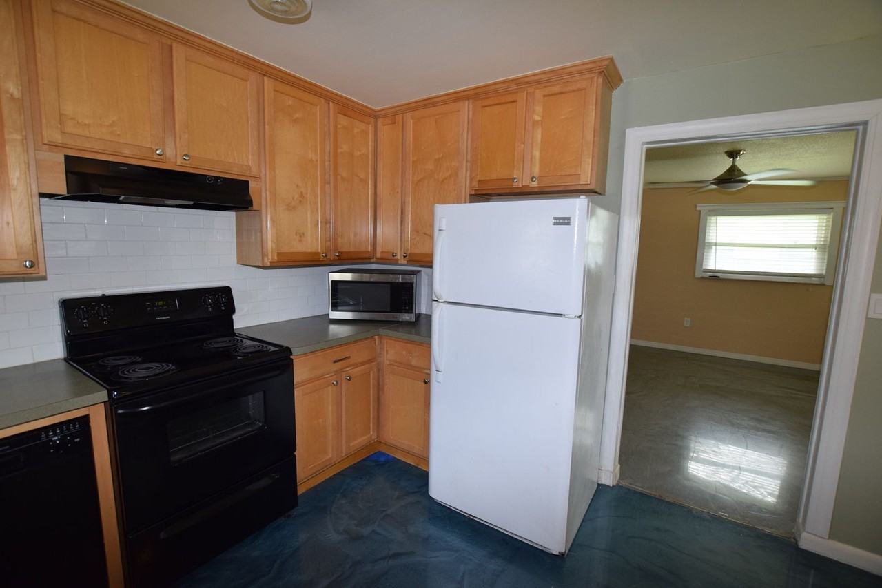 305 W Hancock St - Photo 7 of 12