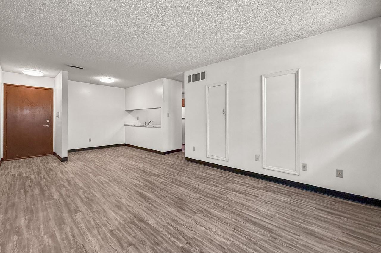 612 S 16th St (Pheasant Run) - Photo 4 of 13