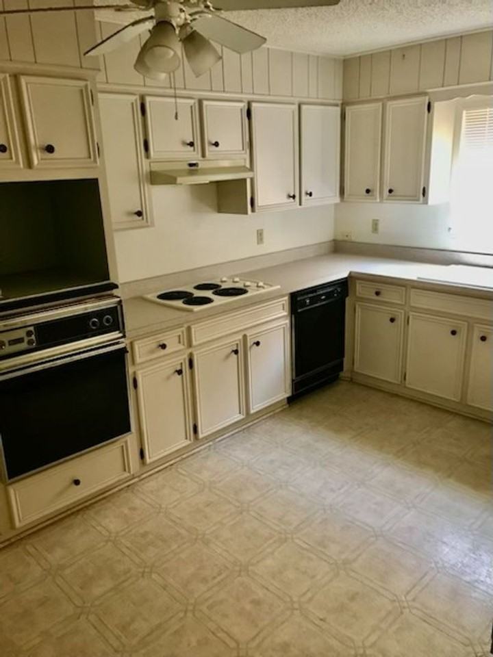 1005 W Caprock St - Photo 3 of 5